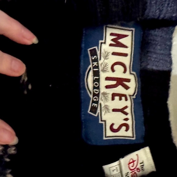 🏔️Rare 1990's Vintage Disney Ski Lodge Cream and Blue V-Neck Sweaters 100% Wool - Picture 9 of 16